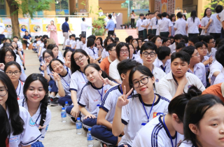 TP Hồ Chí Minh: Lấy ý kiến việc cấm học sinh sử dụng điện thoại trong trường học