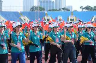 Ngày đầu tiên 13 khối nghệ thuật, quần chúng hợp luyện tham gia lễ diễu binh, diễu hành dịp 2-9