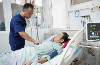Sốc nhiễm khuẩn, tràn dịch màng phổi sau lần chế biến thịt lợn