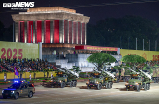 Cận cảnh tổ hợp tên lửa 'Made in Vietnam' tại tổng hợp luyện diễu binh A80
