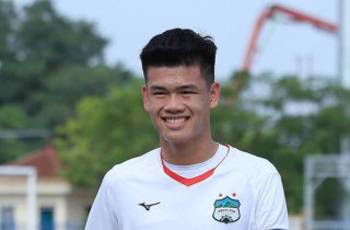 Tính toán đặc biệt của HLV Kim Sang-sik với trung vệ HAGL cao gần 2 m