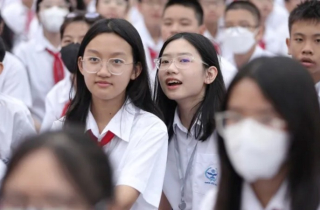 Nhiều trường học Hà Nội thông báo khẩn cho học sinh nghỉ học tránh ngập lụt