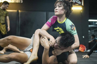 Cận cảnh Hoàng Hằng MMA tập luyện với nam võ sĩ, từng là học trò cao thủ vô địch