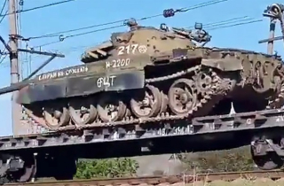 Soi sức mạnh 'huyền thoại' xe tăng T-62 Nga đẩy vào chiến trường Ukraine