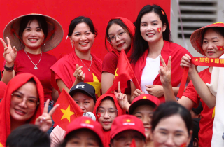 Người dân chưa nâng cấp VNeID có thể nhận quà dịp 2/9 trực tiếp