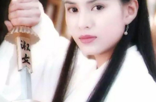 Cuộc sống độc thân quyến rũ ở tuổi U60 của Tiểu Long Nữ đẹp nhất màn ảnh