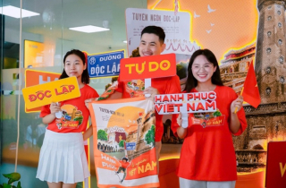 Người Việt chi hàng tỷ đồng mua khăn, áo, cờ đỏ sao vàng dịp đại lễ 2/9