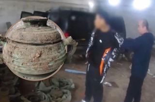 'Nghiên cứu' tiểu thuyết trộm mộ, người đàn ông đào được 20 báu vật trong mộ cổ