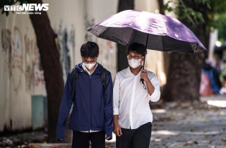Hà Nội nắng nóng 36°C giữa mùa thu có bất thường?