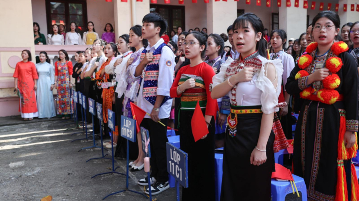 Chùm ảnh: Tưng bừng lễ khai giảng năm học mới 2025-2026 trên cả nước