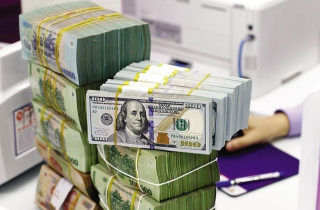 Giá USD trên thị trường tự do tăng cao