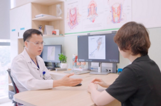 Tiêm chất làm đầy dây thanh: Hy vọng mới cho bệnh nhân mất tiếng, khàn giọng
