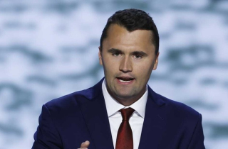Charlie Kirk bị sát hại: Bùng nổ tranh cãi bạo lực chính trị ở Mỹ
