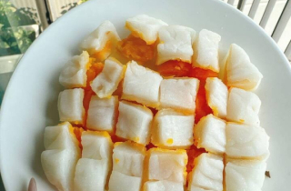 Vì sao bánh dẻo nhân sen trứng muối thành 'bánh dẻo thị phi' gây bão mạng?