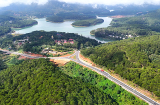 Cung đường 7,4km đẹp nhất Đà Lạt thi công gần 5 năm chưa xong