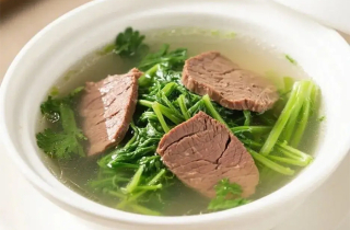 Mất ngủ do gan nóng, nên thường xuyên nấu 4 món canh này để ngủ sâu hơn