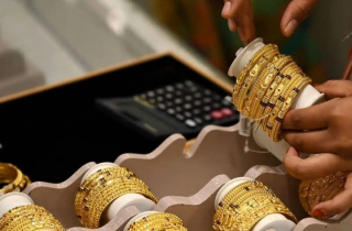 Giá vàng hôm nay 22/9: Tiếp tục đi lên, tiến gần 3.700 USD/ounce