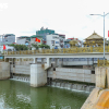 Đập dâng đầu tiên hoạt động, mang dòng nước xanh ‘hồi sinh’ sông Tô Lịch