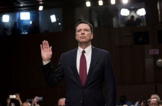 Cựu giám đốc FBI James Comey bị truy tố