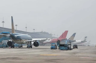 Đóng cửa 4 sân bay, hoãn và hủy hàng loạt chuyến bay vì bão Bualoi