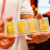 Vàng thế giới vượt 3.800 USD/ounce, trong nước lần đầu đạt 136 triệu đồng/lượng