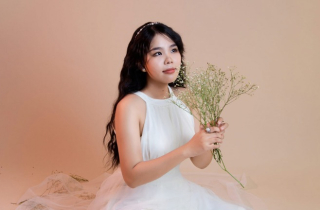 22 tuổi trở lại lớp 6, cô gái khiến nhiều người xúc động