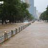 Hà Nội ngập tứ bề, giao thông hỗn loạn không lối thoát từ sáng đến tối