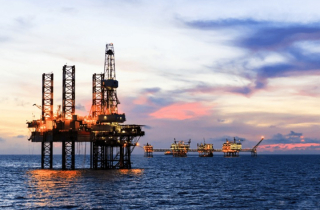 Giá xăng dầu hôm nay 30/9: Quay đầu giảm