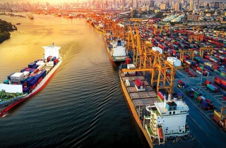 ADB: Kinh tế Việt Nam tăng trưởng ấn tượng