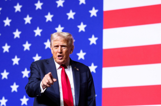 Họp khẩn với tướng lĩnh cấp cao, Tổng thống Trump, Bộ trưởng Hegseth nói gì?