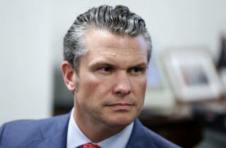 Bộ trưởng Hegseth: Không thể chấp nhận những vị tướng béo phì trong Lầu Năm Góc