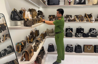 Thu giữ hơn 1.000 sản phẩm thời trang nghi giả thương hiệu nổi tiếng ở Đà Nẵng