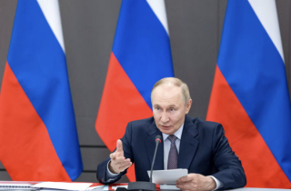 Tổng thống Putin 'phản pháo' khi ông Trump gọi Nga là 'hổ giấy'