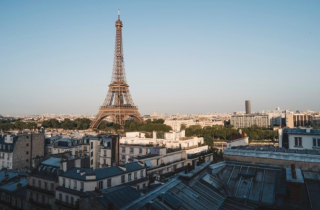 Tháp Eiffel buộc phải đóng cửa do các cuộc biểu tình
