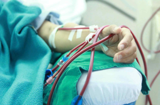 Phát hiện suy thận ở tuổi 30 từ một dấu hiệu nhiều người gặp