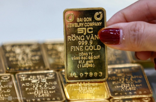 Giá vàng hôm nay 4/10: Thế giới tăng mạnh