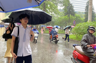 Trường học ở Hải Phòng được tự quyết định cho học sinh nghỉ tránh bão Matmo