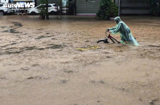 Vì sao chỉ trong 1 tuần Hà Nội 2 lần gặp mưa lớn khủng khiếp gây ngập diện rộng?