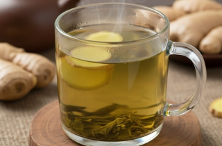 Điều gì xảy ra khi uống trà xanh thêm vài lát gừng?