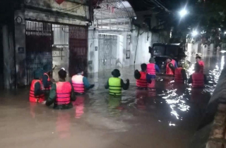 Sóc Sơn: Mưa lớn, nước sông Cà Lồ dâng cao khiến hơn 1.000 hộ dân bị úng, ngập