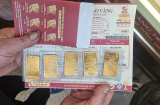 Giá vàng miếng vượt 141 triệu đồng/lượng