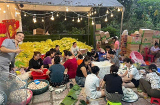 Những chuyến xe cứu trợ, nắm cơm nghĩa tình xuyên đêm đến tâm lụt Thái Nguyên