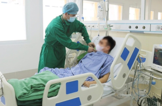 Mẹ hiến thận cứu con