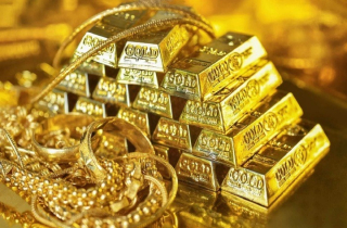 Giá vàng hôm nay 11/10: Tăng mạnh, lấy lại mốc 4.000 USD/ounce