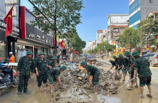Nghĩa tình quân - dân giữa mùa lũ ở Thái Nguyên