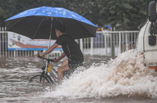 Miền Bắc sắp đón không khí lạnh, mưa lớn kéo dài