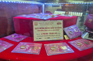 Giá vàng vượt tiếp mốc 147 triệu đồng/lượng