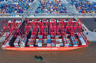 GDP quý III của Trung Quốc dự kiến chậm lại xuống mức thấp nhất trong một năm