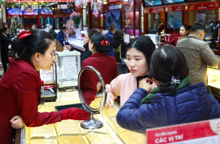 Giá vàng tăng hơn 3 triệu, đạt đỉnh mới 154,6 triệu đồng/lượng