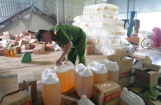 Bắt giữ Giám đốc Công ty An Thịnh Food sản xuất 2,7 triệu lít dầu ăn giả